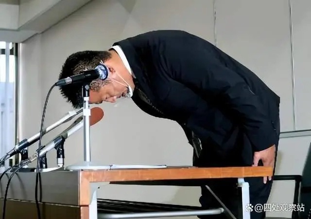 中日反腐对比很尴尬，池田市长贪43元公家电费，被声讨鞠躬谢罪！