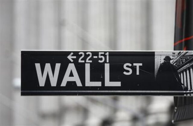 《何帆专栏》两大巨擘间的战争：哈耶克大战凯恩斯